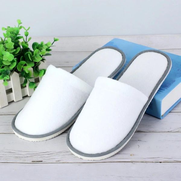 Slippers 1 par unissex descartável de cor sólida sapatos mulheres não deslizam o chinelo caseiro simples portátil el Travel