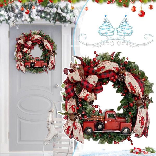 Dekorative Blumen Red Truck Retro Weihnachtskranz Bug mit Begrüßungsschild Festlichkeit und Beeren -Haustür