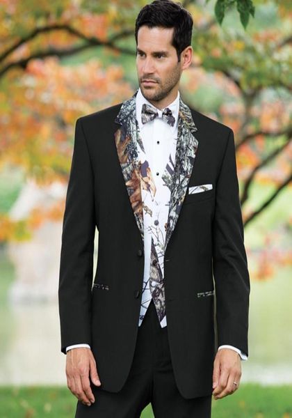 Novo Tuxedos de noivo preto de dois botões da moda Notch Lapel Groomsmen Man Suits Mens Menas de casamento JacketPantsVesttie 6015066726
