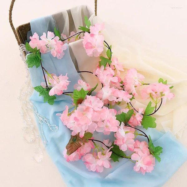 Flores decorativas 235cm Cherry Blossom Vine pendurada Artificial Garland Silk Fake for Party Wedding Home Decoration