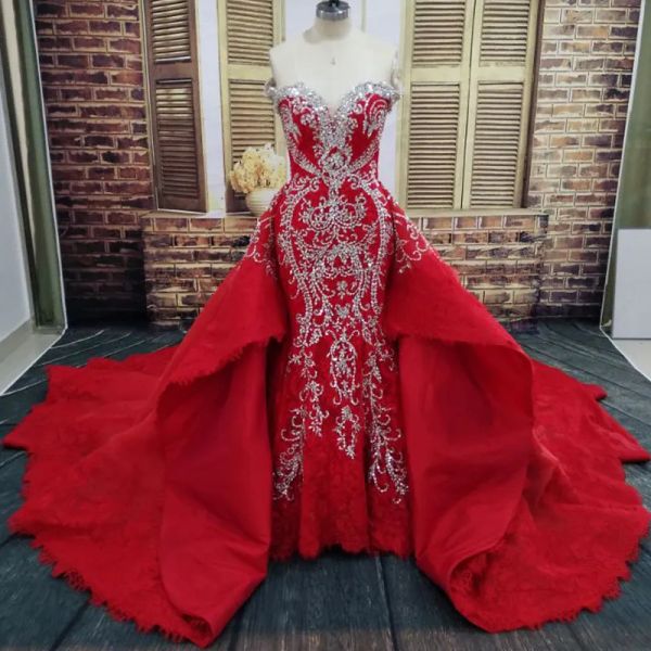 Kleider 2020 Luxus Überwachung Meerjungfrau Brautkleider mit abnehmbarem Zug arabische Dubai Steine Kristalle Brautkleider Red Spitze Vestidos de