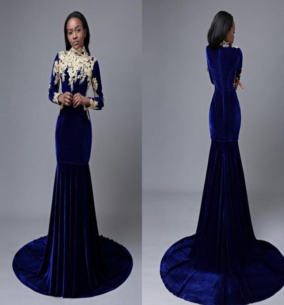 Moda Velvet Mermaid Prom Dress barato azul real de mangas compridas 2020 Appliques de renda dourada Trem zíper da noite Vestido formal Go7182354