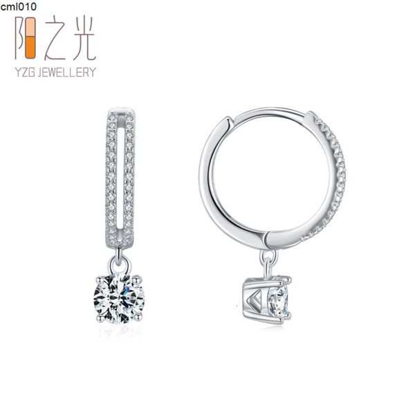 Orecchini di temperamento in argento sterling per nicchia femminile Simulazione di fascia alta Diamond Accessori per le orecchie di moda a caldo YR2Y