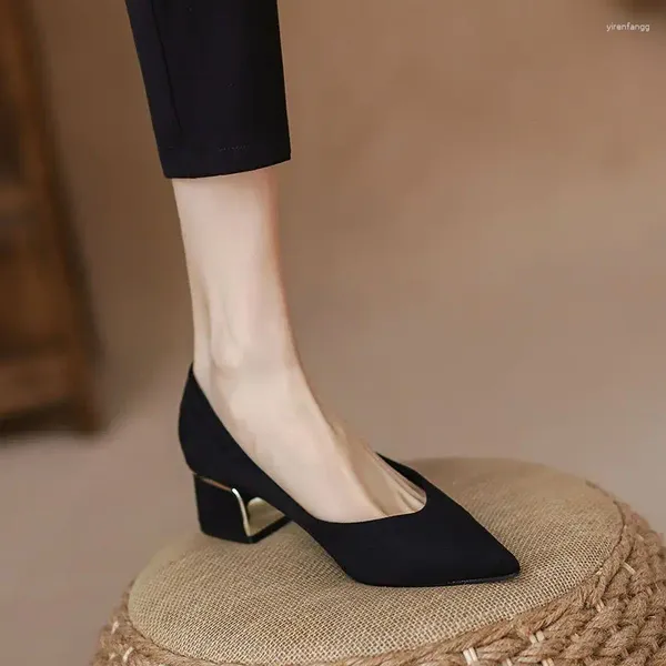 Отсуть обувь дамская летняя обувь для женщин 2024 со средним каблуком Формальное черное заостренное квадратное каникул.