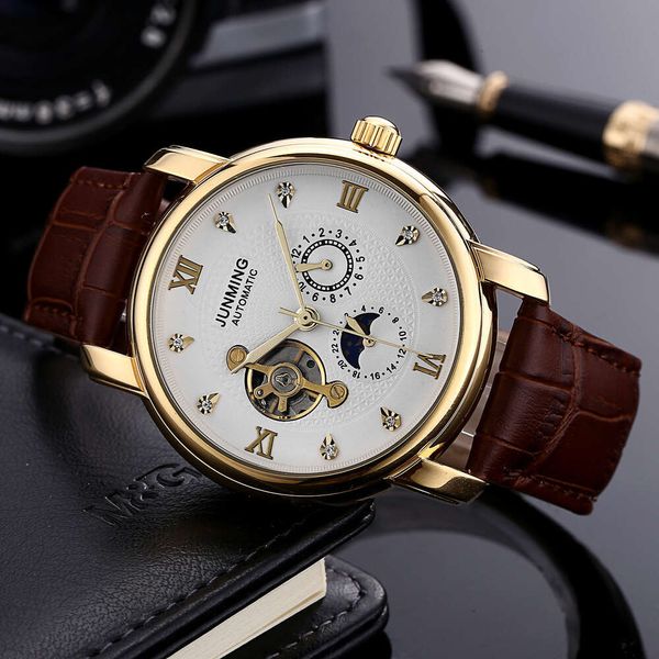 92 Volho oco do volante totalmente automático Mechanical Genuine Strap Men's Permo impermeável Back Transparent Watch Goods