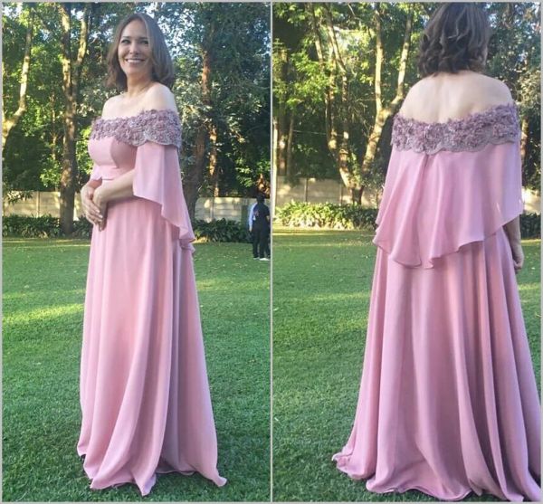 Anzüge 2019 Pink Mutter der Braut Kleider von der Schulterchiffon 3D Blumenapplikationen Perlen Hochzeits Gast Abendkleider Plus Size Cu
