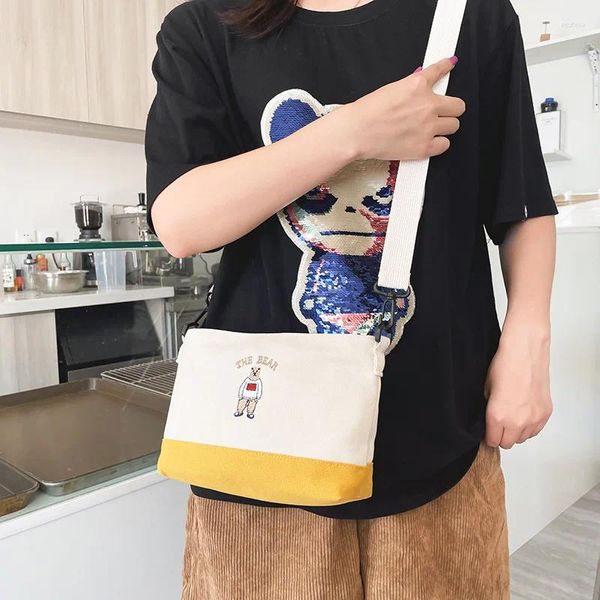 Bolsas de ombro Bolsa de Crossbody de lona coreana para mulheres 2024 Cartoon Bear Mensageiro Moda de algodão Bolsas de estudantes femininas