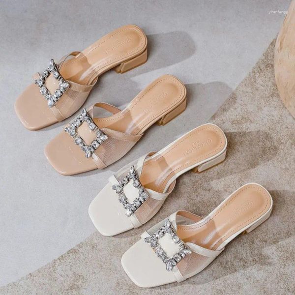 Lässige Schuhe 2024 Sommer Designerin Frau Square Zehen Strassmädchen 3cm Fersenhöhe Schnalle Flats Süße Sandalen Kawaii barfuß