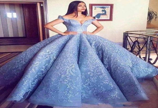 Babyblaues Ballkleid Quinceanera Kleider Satin Applique vom Schulterauszug Schnüren Rücken süße 16 Kleider Prom Kleider Quinceane9040498