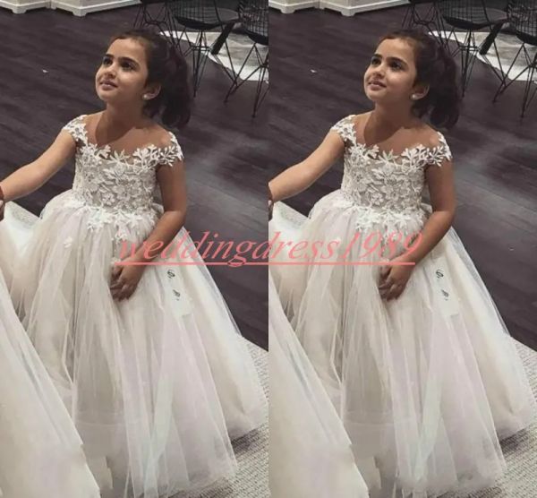 Kleider Prinzessin Tulle Spitze Floral Girls Festzug Kleid billige Mädchen Geburtstagskleider Kinder formelle Party tragen Blumenmädchen Kleider Erster Kommuni