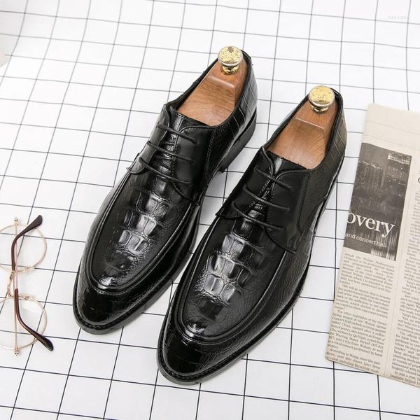 Scarpe casual brogue in pelle uomini formali oxfords spesso abito da sposa in fase di moda abito firmato italiano maschio