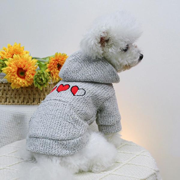 Köpek giyim 1pc Pet Giyim Kedi Bahar ve Sonbahar Gri Aşk Şapkası Çekiş Tokalı Küçük Orta Boyutlu Köpekler İçin Uygun