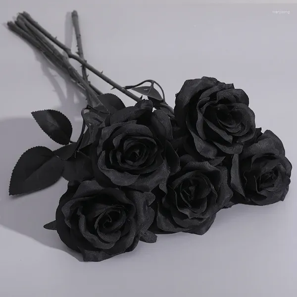 Dekorative Blumen 5pcs Seiden schwarz Rose künstlicher Blumenkopf Bouquet Home Wohnzimmer Hochzeit Halloween Chritmas Dekoration Jahr