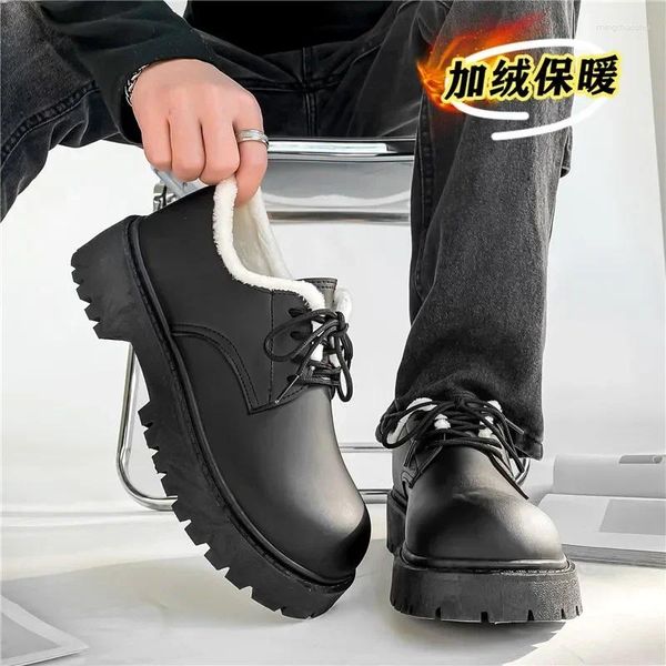 Sapatos casuais Sapatos de ferramentas de couro de dedo do dedo do dedo do dedo do pé masculino para homens de inverno mais moda de veludo da moda sem deslizamento