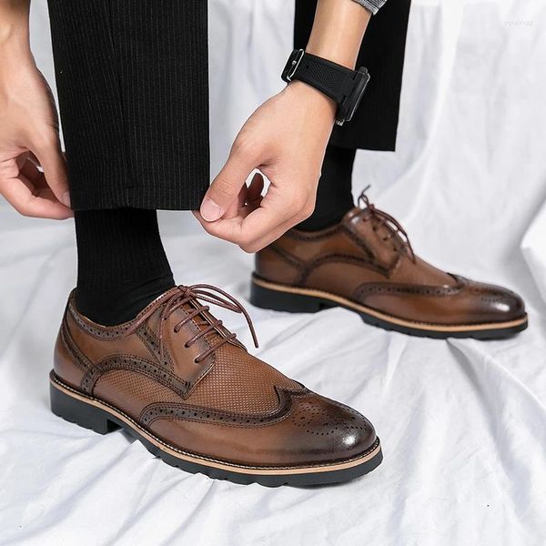 Scarpe casual Versione coreana uomo Oxford Dress Shoe Brogue Sneaker Wingtip Lace-up Business Wedding Zapatos Leather Leather Lightweight Elegant Elegant