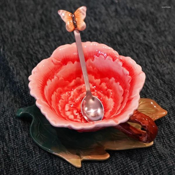 Tazze di piattini unica dipinta a mano peonia underglaze tazza di caffè in ceramica con cucchiaio elegante stoviglie eleganti regali di compleanno per la casa.