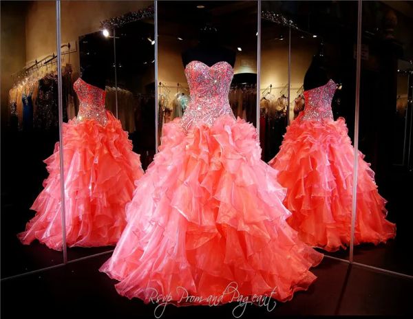 Kleider Korallenkugelkleid trägerloser Perlen Schatz Mieder Schnüren Rücken voll gekräuselte Hemd Quinceanera Kleid Kristalle Festzugskleider