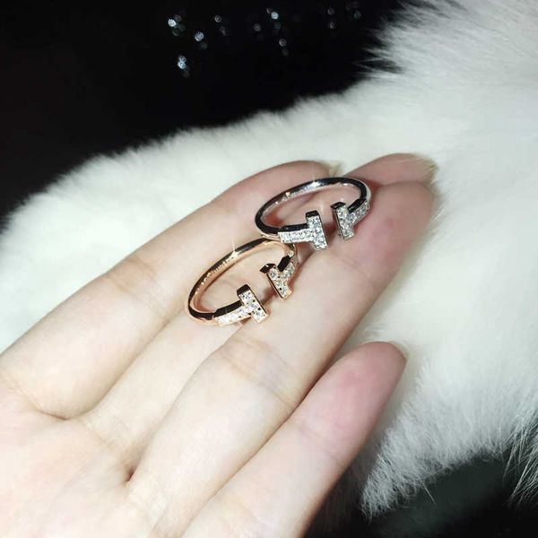 Designer -Marke Net rot TFF Gold Hoop enge Flüssigkeit Freundinnen minimalistische Schwestern Ring weibliche Sterling Silber Eine Liebhaber sind leicht und extravagant