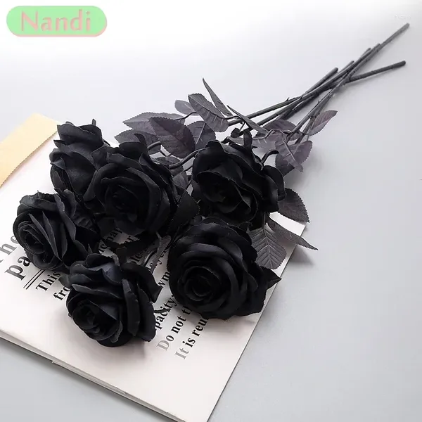 Dekoratif Çiçekler 5 PCS Simülasyon Bitkisi Saf Siyah Single Rose Tatil Partisi Dekorasyonları Karanlık Serisi Kişiselleştirilmiş Cadılar Bayramı Sahte
