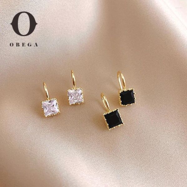 Orecchini per borchie OBEGA Square Crystal Crysta Materiale in rame in oro Pesce nera Pesce Black Gancio Oreno Gioielli