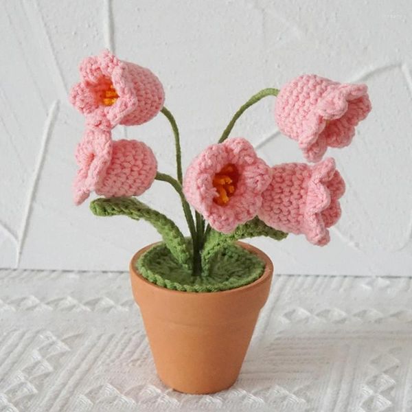 Flores decorativas Crochet Connallaria em vasos de plantas artificiais Ornamentos de malha de mão BONSAI Presente de namorado para decoração de mesa em casa