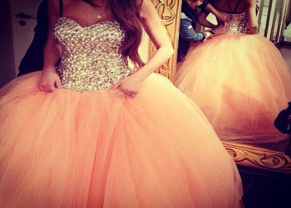 2015 am beliebtesten Ballkleid Wunderschöne Prom -Kleider Perlen Luxuskristalle Puffy Tulle Prom Kleid Schatz Ärmelklassiker Prom8952729