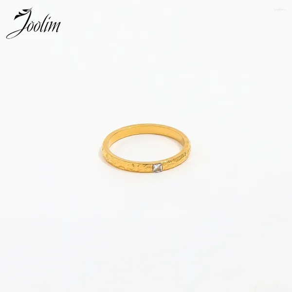 Rings de cluster Joolim High End Pvd Tarnnish Free Fashion Dainty Hammer Green Square Zircon Ring para mulheres Jóias de aço inoxidável atacado