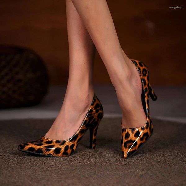 Kleiderschuhe 2024 Spring Sexy Leopard Frauen High Heels 9cm Elegante Büropumpen Tierdruckspunkte Zehen Singles