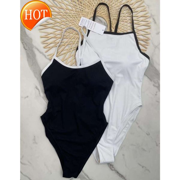 2024 Hochwertiger Designer Brazilian Sport Ein Stück Badeanzug weiß schwarze Frauen sexy Monokini Badeanzug Rippchen S -Set mit Tags xl biquini weiblich in stoc