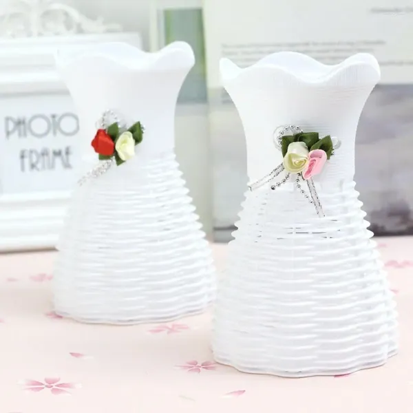 Vasen schöne künstliche Rattan Vase DIY auffällige handgefertigte Kunststoffblumenkarten Garten Lagerkorb Wohnkorte Wohnkörper