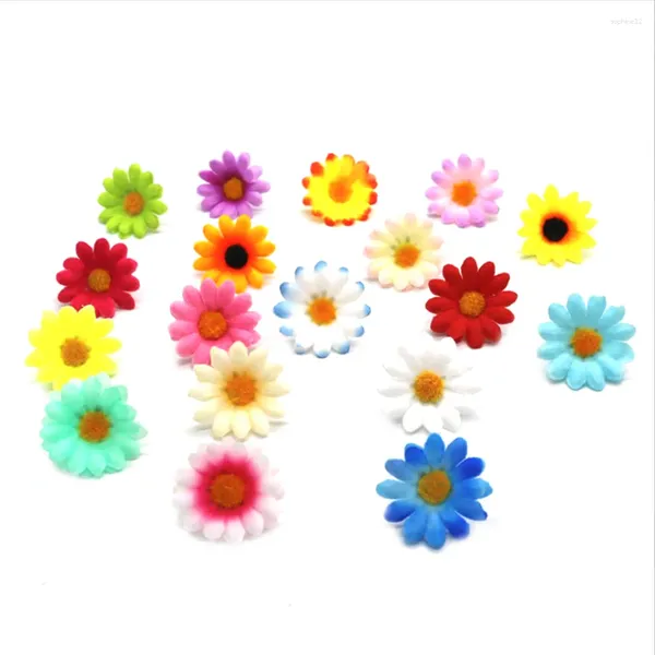 Dekorative Blumen 100pcs künstliche Sonnenblumenköpfe gefälschte lebensechte Simulation Seidenblumkopf für Home Party Hochzeitstorte Dekoration