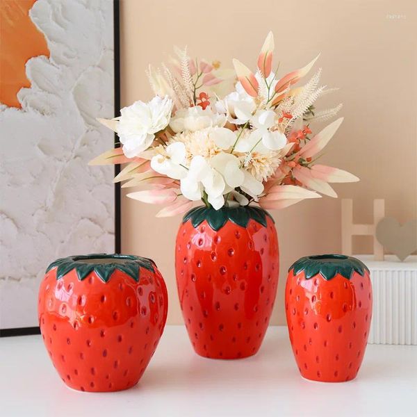 Vasi Creative Strawberry Ceramic Vase Ins Ornaments Nordic Living Room Decoration Artefact Decorazioni per la casa Fiore