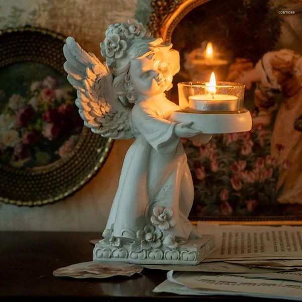 Titulares de vela Retro Europeu Style Vintage Angel Tea Cera Candlestick Decoração Decoração Decoração Cupid Garden Courtyard Galeria