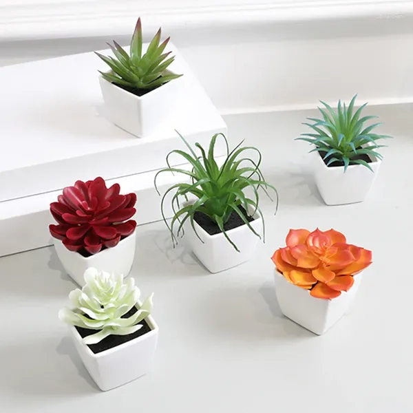 Dekorative Blumen 6PCS (SET) Mini Künstliche Sukkulente Pflanze Plastik weiße Bonsai geeignet für Innenschreibtisch Fensterregal Dekoration