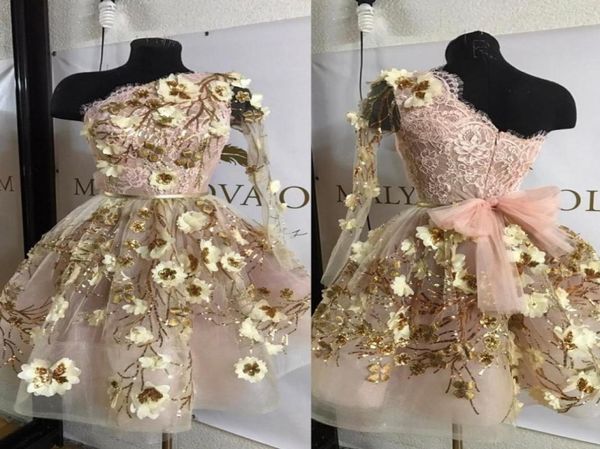 Billige goldene Spitzen -Abschlusskleider applizierte eine Schulter lange Ärmel Heimkehrkleid Kurzmini eine Linie Junioren Promkleider8908323