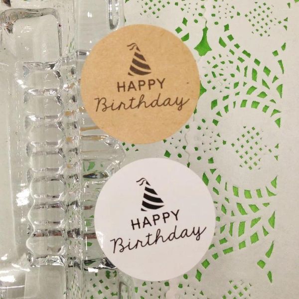 Decoração de festa 100pcs kraft papel feliz aniversário etiquetas de adesivo de feliz aniversário 3,5 cm de bolo redondo adesivos para presentes de casamento embalando