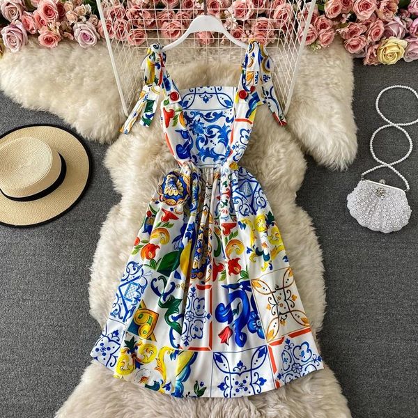 Vestidos casuais moda 2024 pista de verão boho vestido feminino spaghetti tira backless backless e branca porcelana floral impressão mini