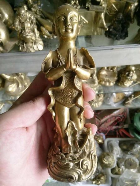 Dekorative Figuren Altes chinesisches Messing machten den Fuß, um den Xiangyun -Buddhismus zu treten.