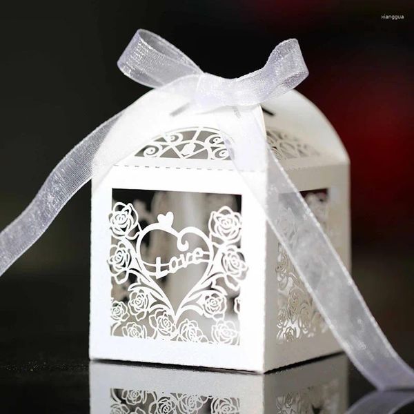 Geschenkverpackung 50pcs Laser Hollow Love Vielen Dank, dass Sie Süßkasten Hochzeit Lace Rose Carriage Favor Boxen mit Band Engagement