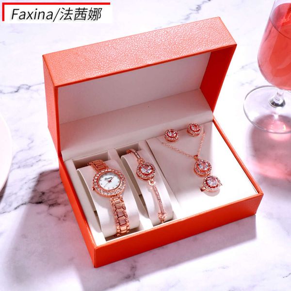 Fasina Fashion Quartz Internet feminina Red Alloy Red Alloy Cinco peças de relógio para mulheres