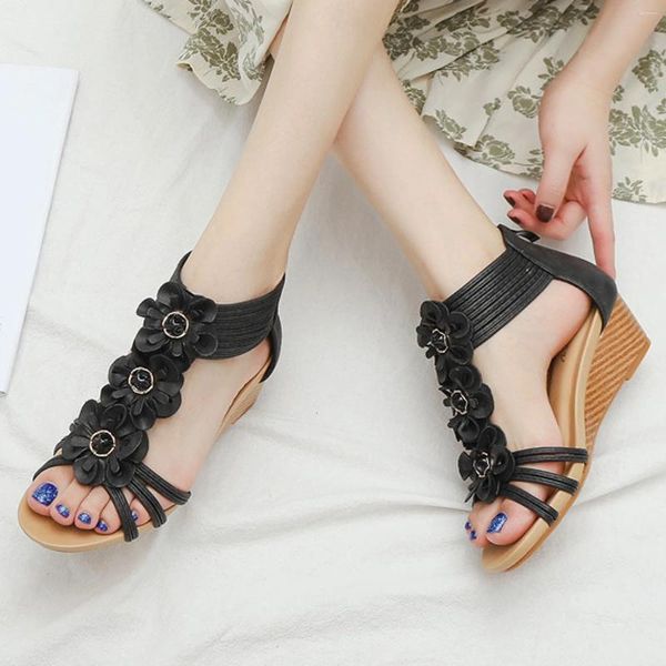 Sandalen elegante weibliche Schuhe Böhmische Frau Sommer 2024 Lady Hang florale elegante Keilheel -Roman für Frauen