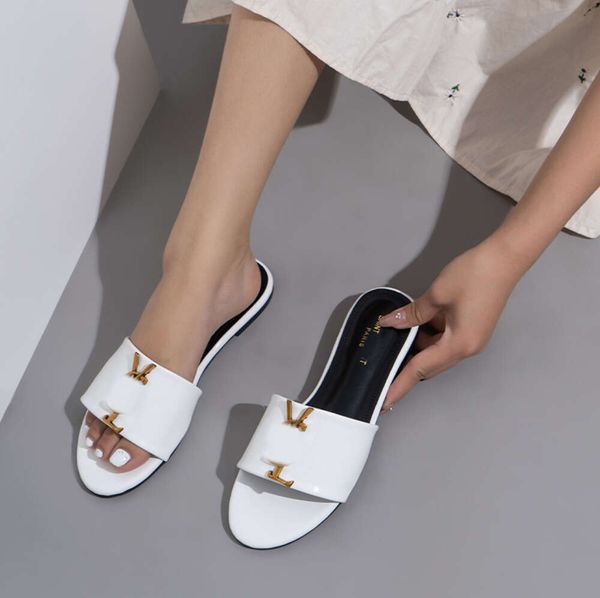 Luxury Metallic Slide Sandals Designer Slides Schede da donna Scarpe Sandalo Summer Fashion Flip Flip Flip Flip Slipper