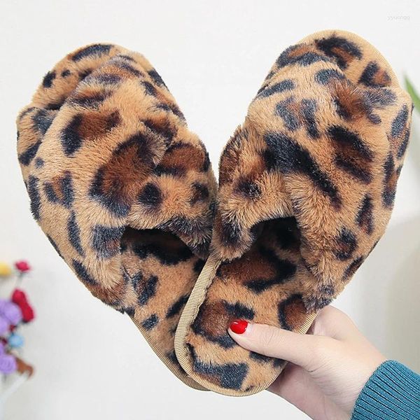 Slippers Fluffy for Women Fashion Leopard House Woman Super Massagem Sofra feminina Indoor Non Slip 2024