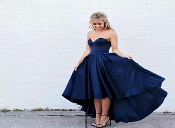 High Low Satin Prom Kleider Kurzer vordere lange Rücken navyblaue Abendpartykleider formelle Kleider Schatz billige Brautjungfernkleider4095174