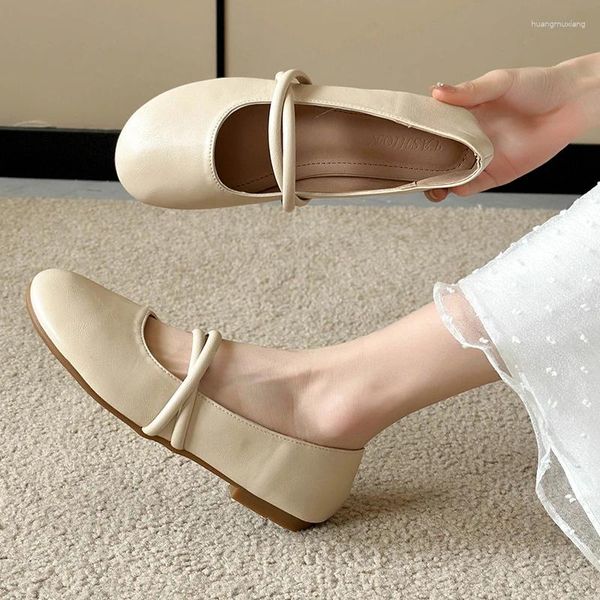 Sıradan Ayakkabı Kadınlar Düz 2024 Yaz Deri Yumuşak Sole Loafer Slip-On Solid Round Toe Ofis Lady Sığ Lüks Tasarımcı Bayanlar