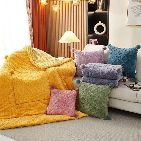 Caso de travesseiro 2 em 1 em 1 a veludo quente colcha cadeira decoração de casa Decoração multifuncional travesseiros para viajar de carro da sala