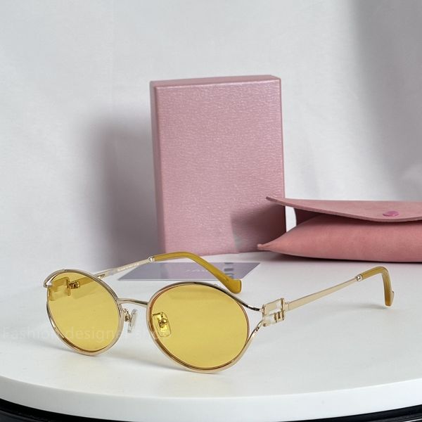 Occhi da sole da sole a blu di alta qualità 52y con scatola per donne occhiali da sole in moda ovali.