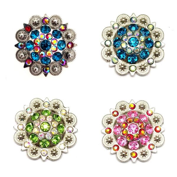 12pcslot Metal Flower Conchos ocidentais Branco azul multicolor Decoração Acessórios para cinturões atacadistas Custom 240401