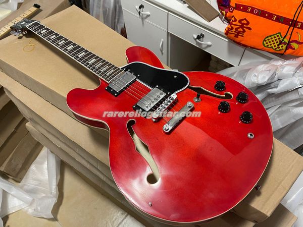 Light Relic Eric Clapton Crossroads opaco rosso 335 Guita elettrica Miglio con un pezzo, rilegatura del corpo della crema, Bridge Bridge Stopbar.