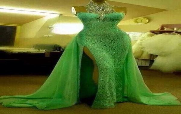 Köpüklü Nane Yeşil Dantel Gece Elbise Ön bölünmüş kristaller Rhinestones Denizkızı Prom Elbiseler Yüksek Boyun Yuarı Seksi resmi elbise3890389